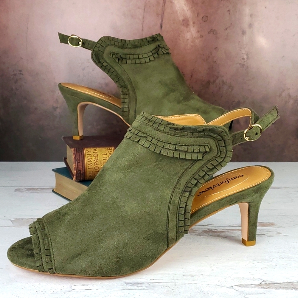 comfortview | NWOT Hila Boho Olive Green Peep-Toe Slingback Kitten Heel Sandals